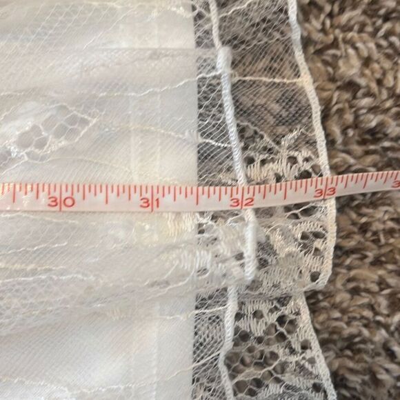 PrettyLittleThing White Lace Deep Plunge Long Sleeve Fit Flare Ruffle Dress Sz 4 - Picture 8 of 8